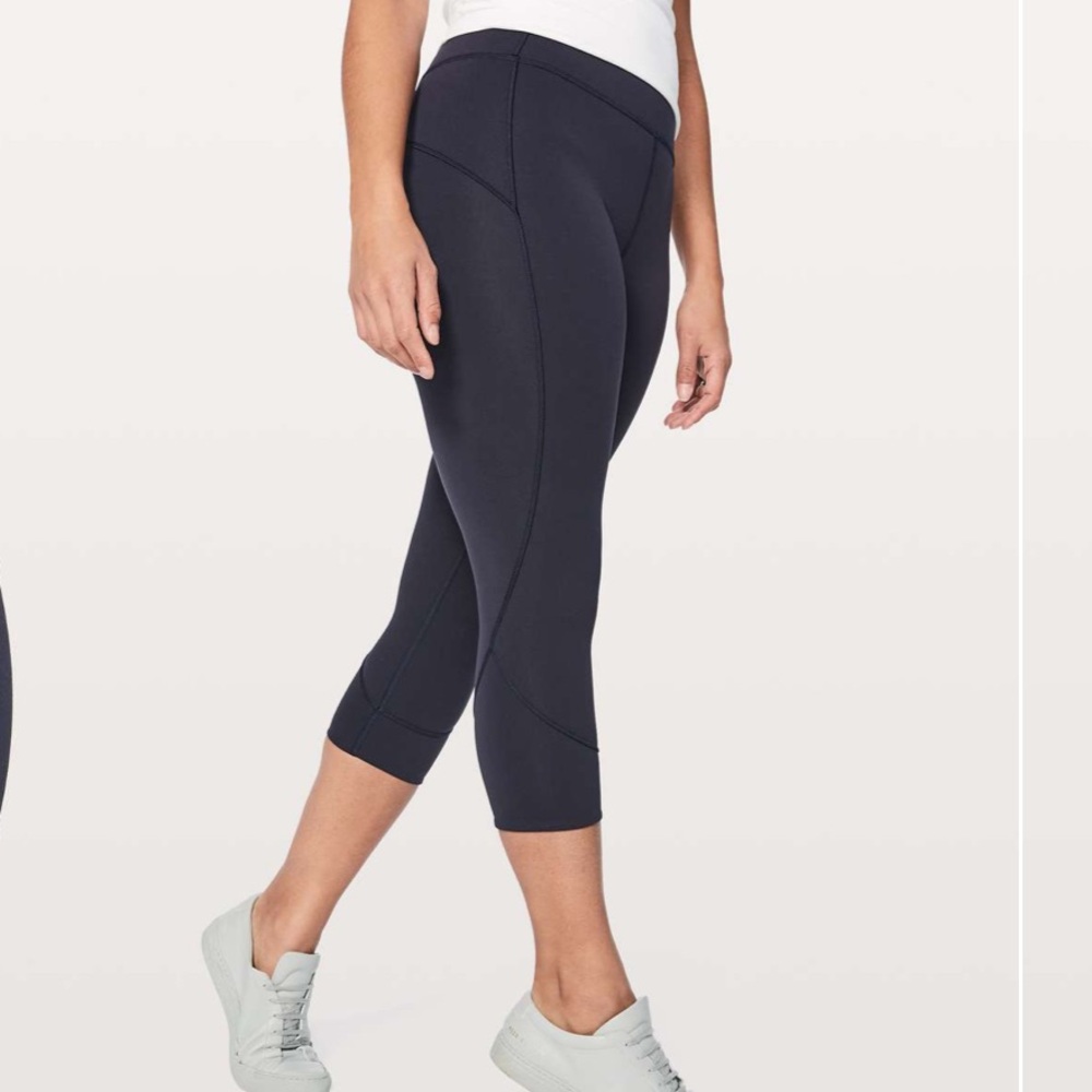 LULULEMON IN MOVEMENT CROP EVERLUX 19” LEGGINGS | SIZE 8 | COLOR MIDNIGHT NAVY
